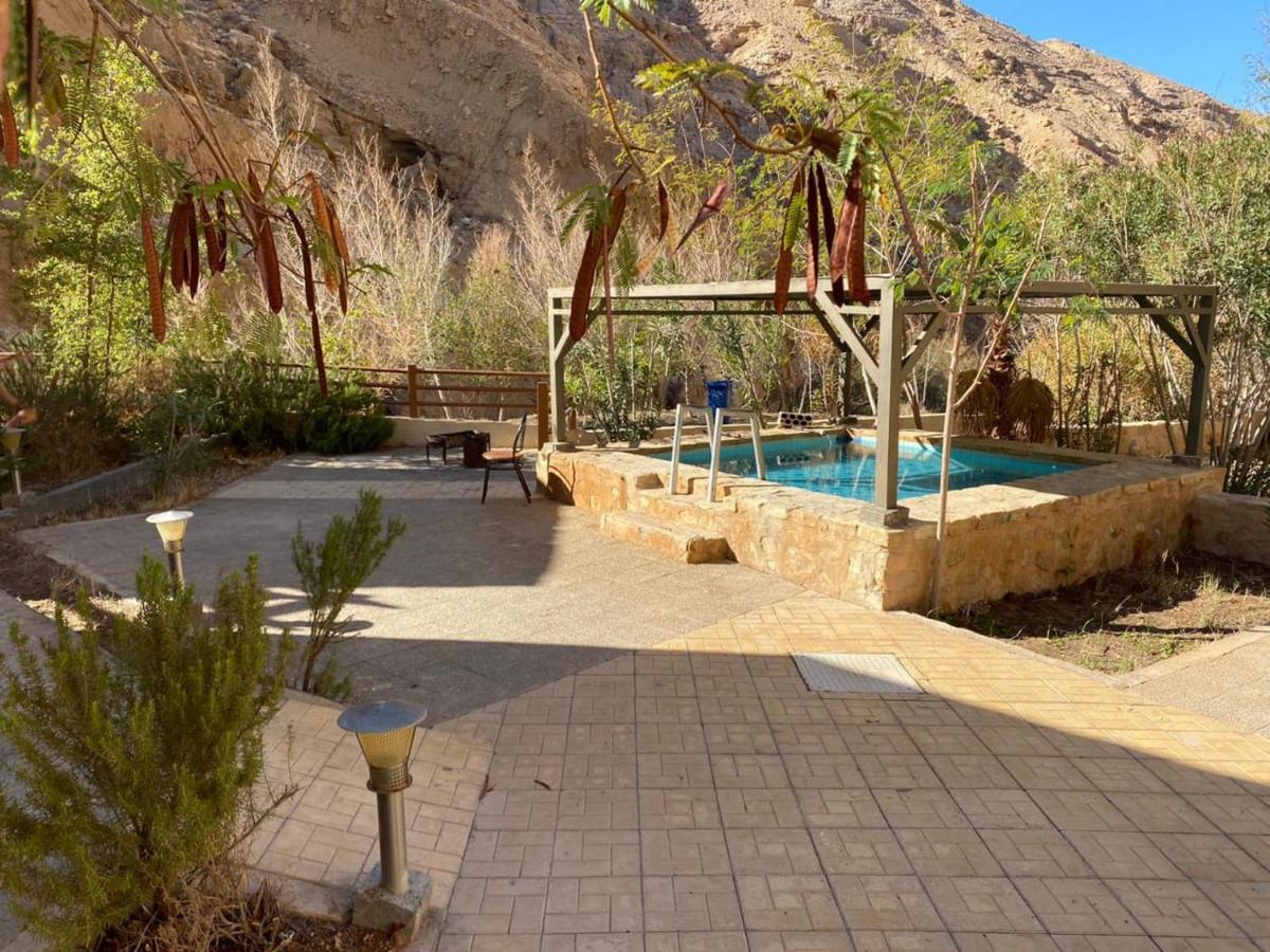 Afra Hot Springs Chalets At-Tafilah エクステリア 写真