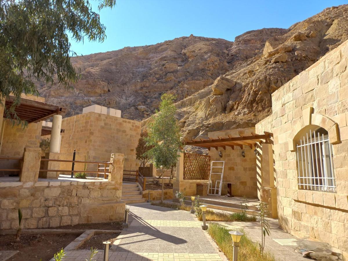 Afra Hot Springs Chalets At-Tafilah エクステリア 写真