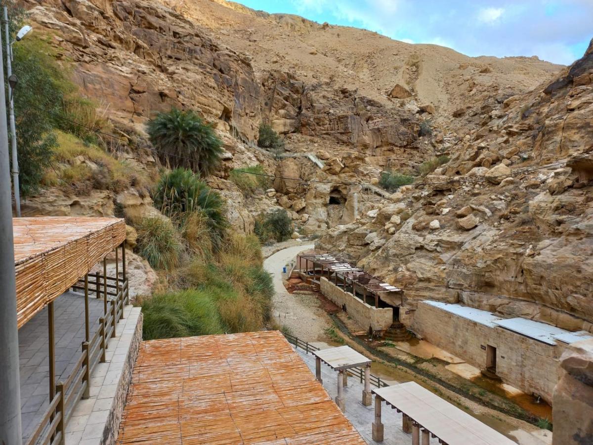 Afra Hot Springs Chalets At-Tafilah エクステリア 写真