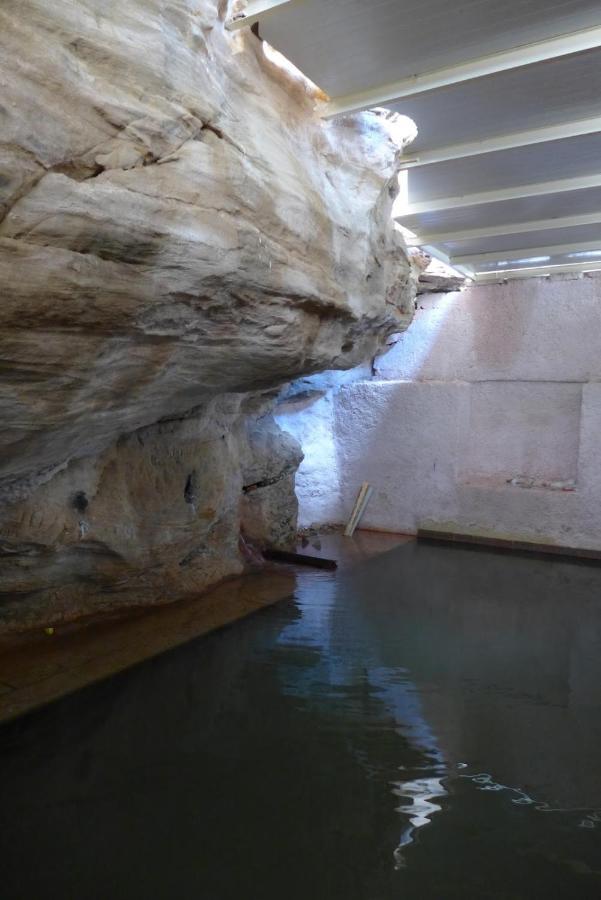 Afra Hot Springs Chalets At-Tafilah エクステリア 写真