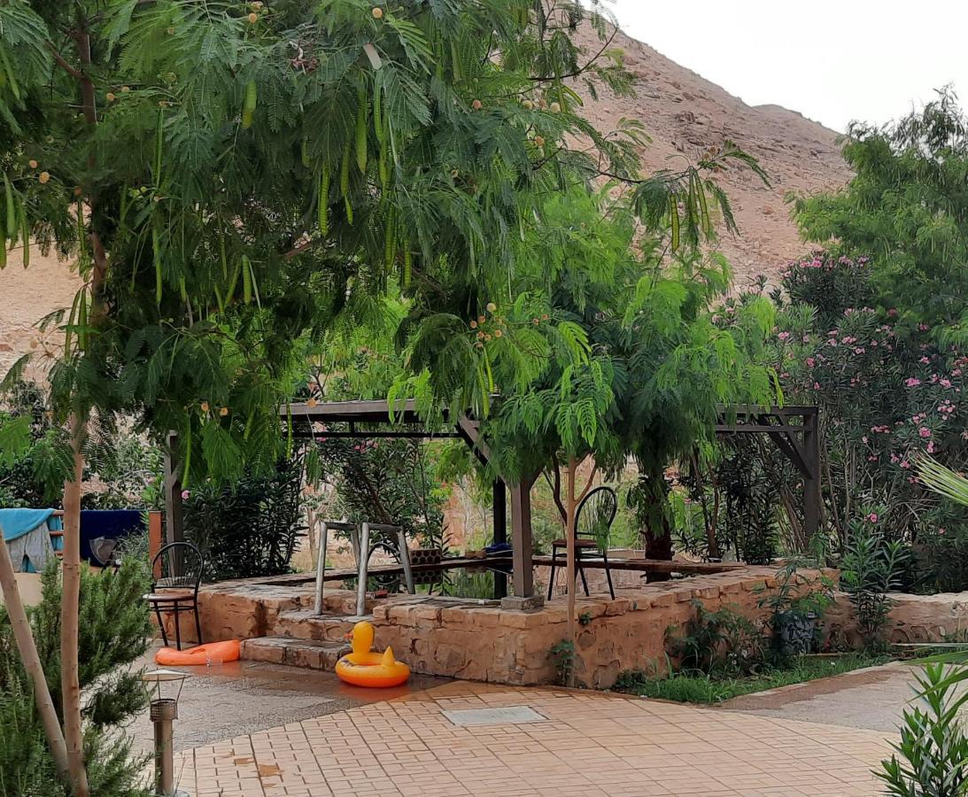 Afra Hot Springs Chalets At-Tafilah エクステリア 写真