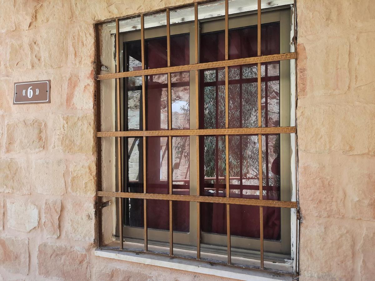 Afra Hot Springs Chalets At-Tafilah エクステリア 写真